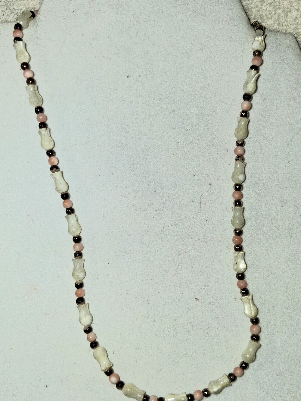 Estate Sale 16 In Necklace With Mother Pearl Angel Skin Coral Beads Made Japan